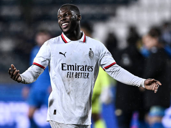 Milan Dalam Negosiasi Dengan Nottingham untuk Transfer Yunus Musah