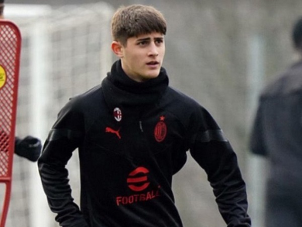 Gagal ke Catanzaro, Milan Kirim Kontrak Baru untuk Mattia Liberali
